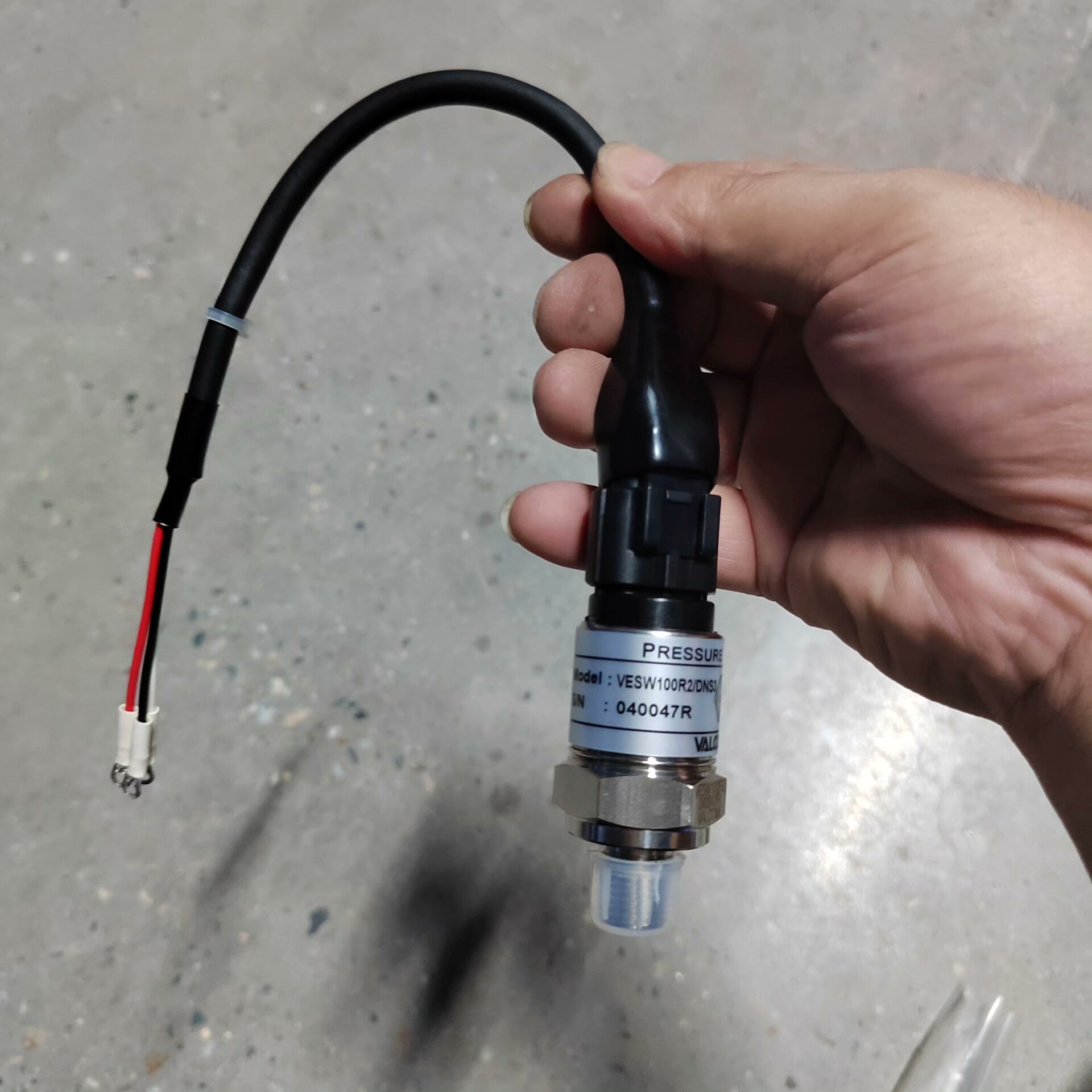 VALCOM日本沃康压力传感器VESW100R2/DNS3--议价商品