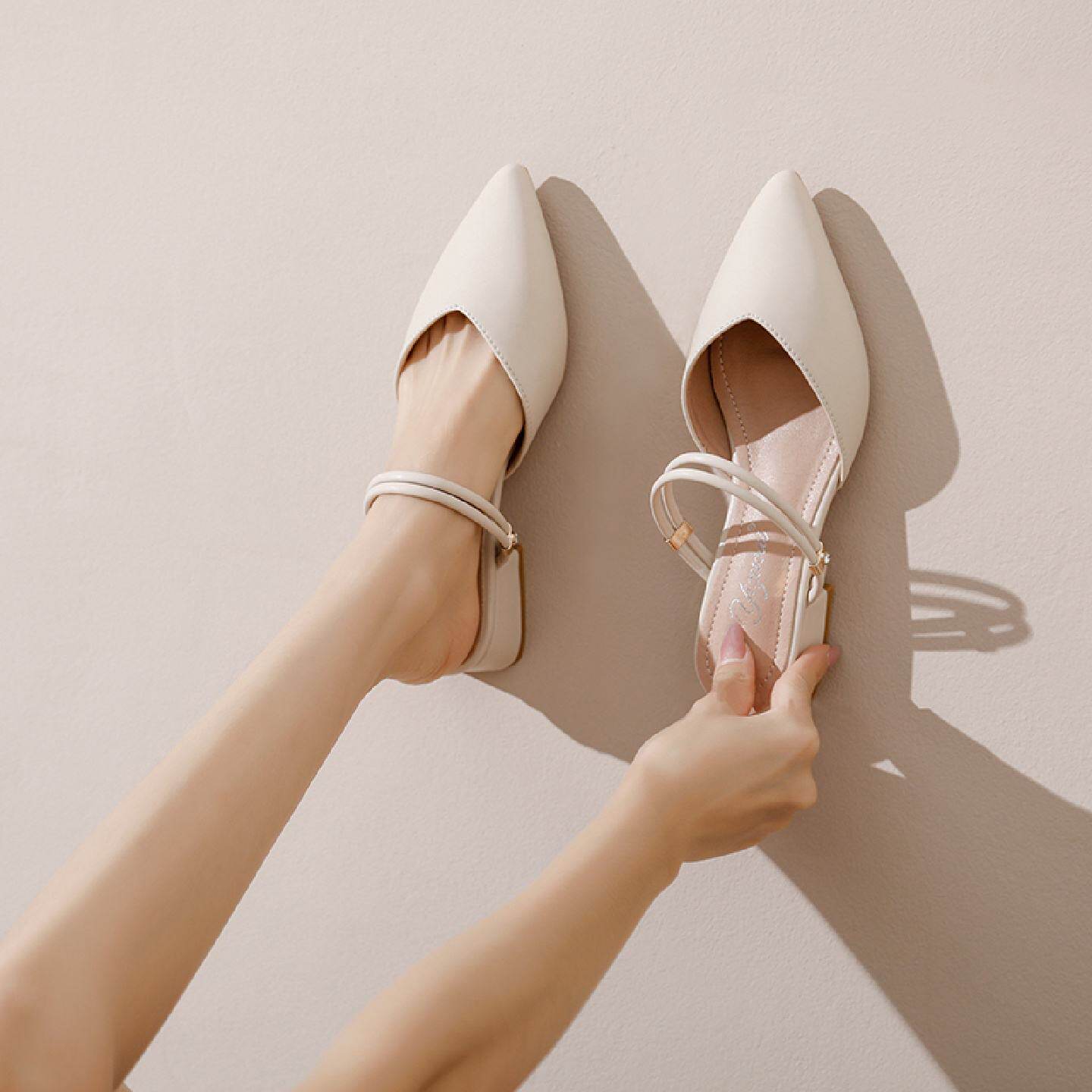 包头凉鞋女款夏季2026年新款尖头粗跟绝美半拖鞋外穿平底懒人单鞋