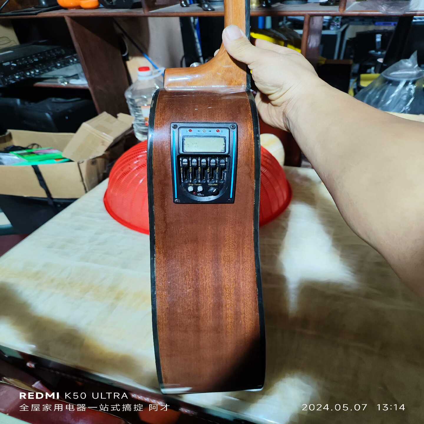 议价12弦吉他一把,成色如图,没有弦,喜欢的联系现货/维t修