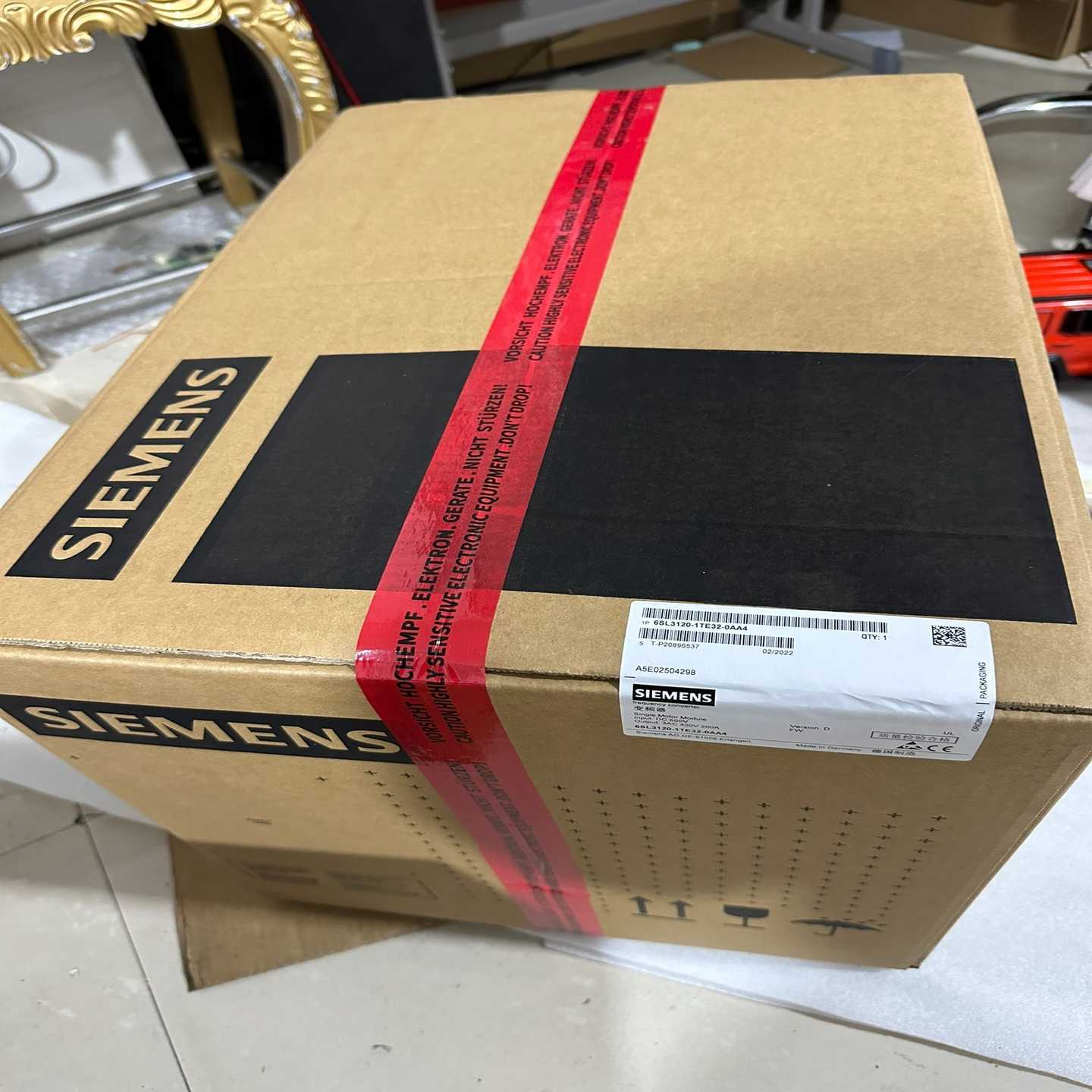 ATV61FHD22N4Z变频器，~询价