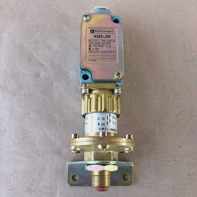 TELEMECANIQUE XM2JM PRESSURE SWITCH XM2JM004 4
