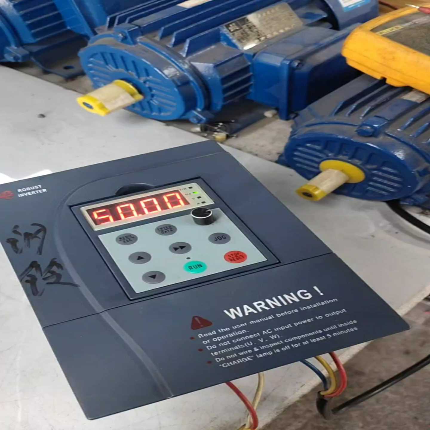 询价变频器0.75，L60-40007，成色