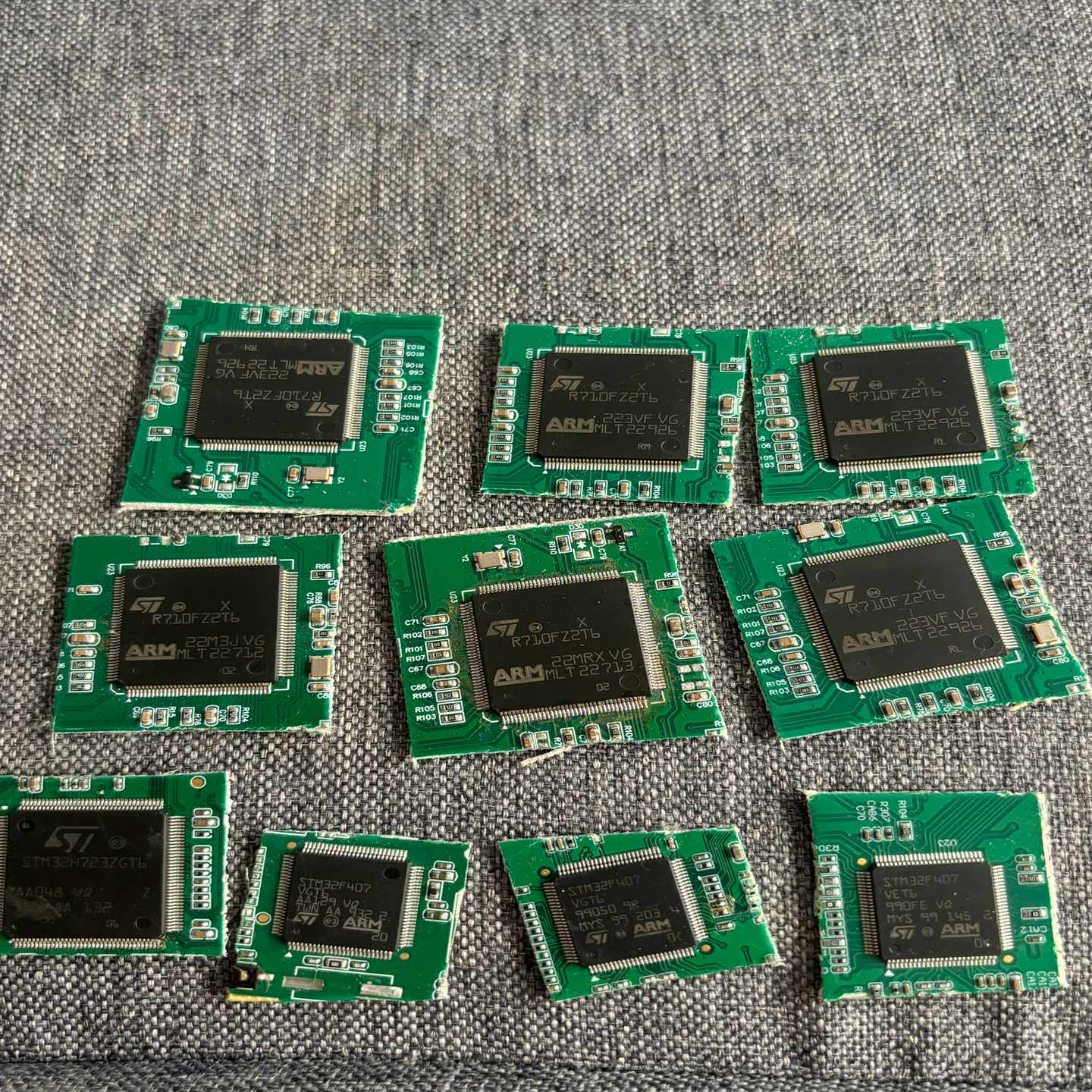 议价芯片带板芯片R710FZ2T6数量6片STM32F4