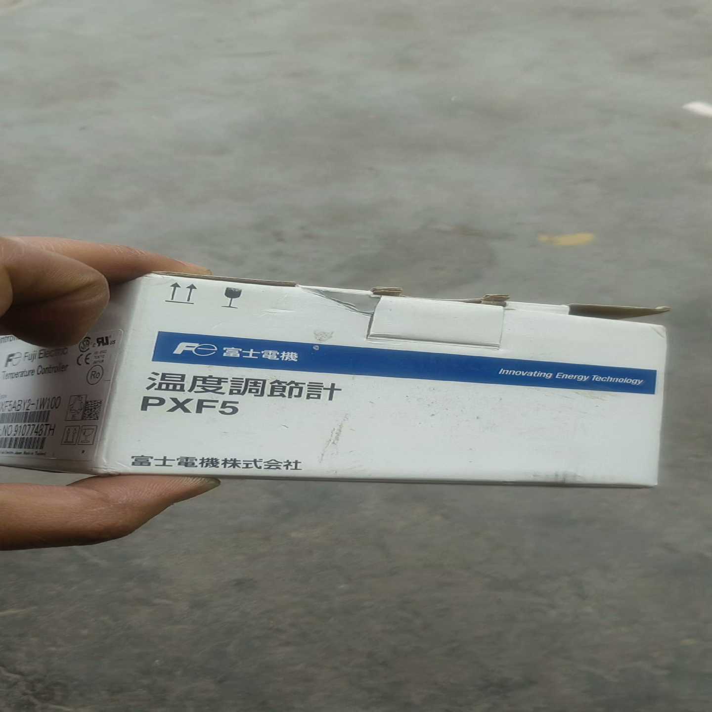 FUJI富士温控仪PXF5ABY2-1W100未使用。~询价