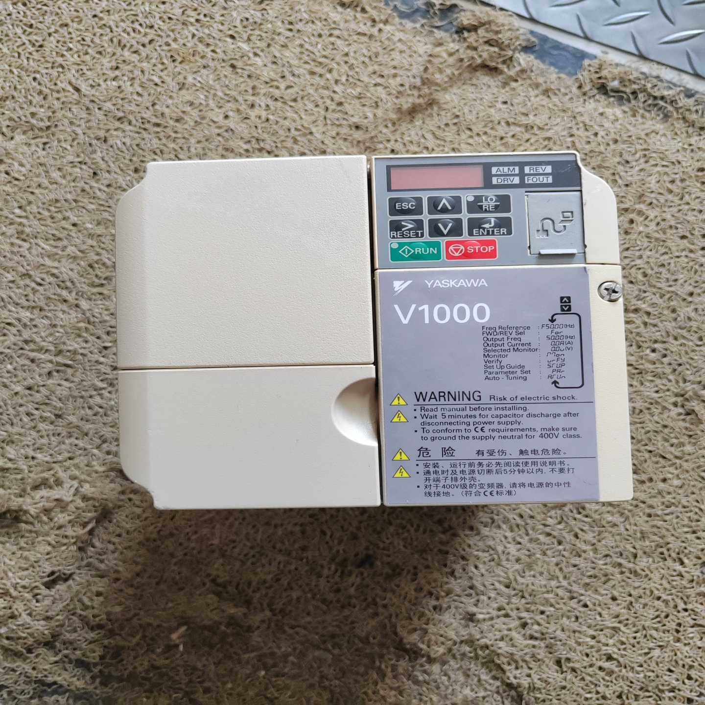 安川V1000系列5.5kw/3.7kw变频器询价