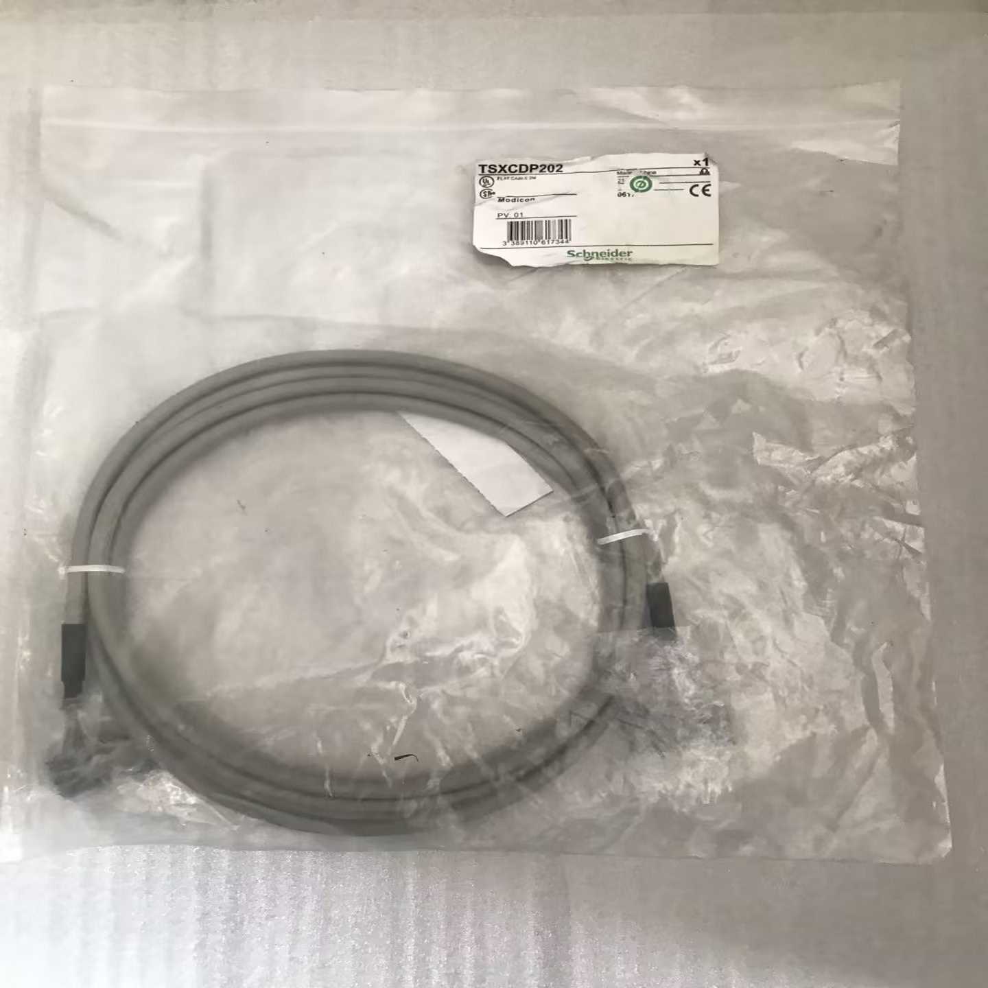 询价施耐德连接线缆TSXCDP202原装未使用，实物拍图片。