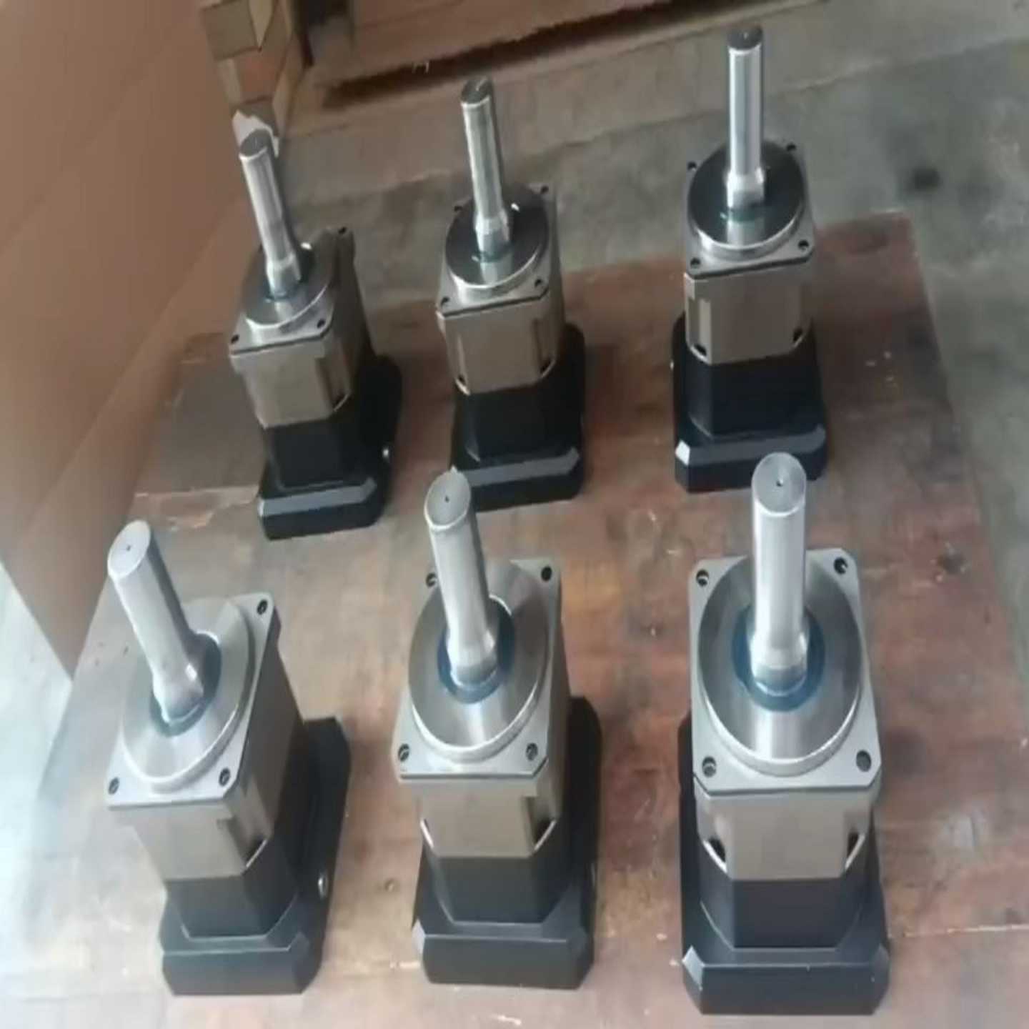 180速比1/8台湾利明斜齿精密行星减速机：SB142一8一--议价商品