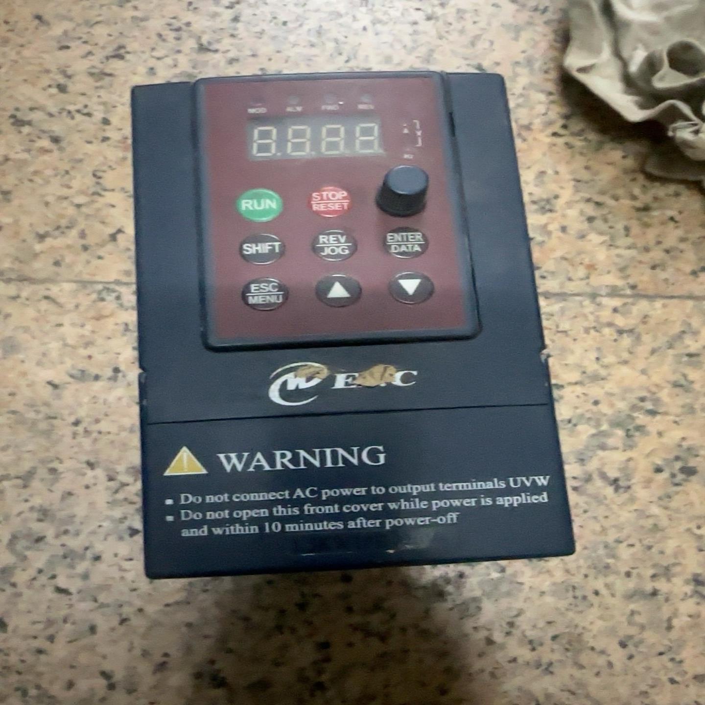 议价ENC易能变频器EDS800-2S0015，220v1.5k