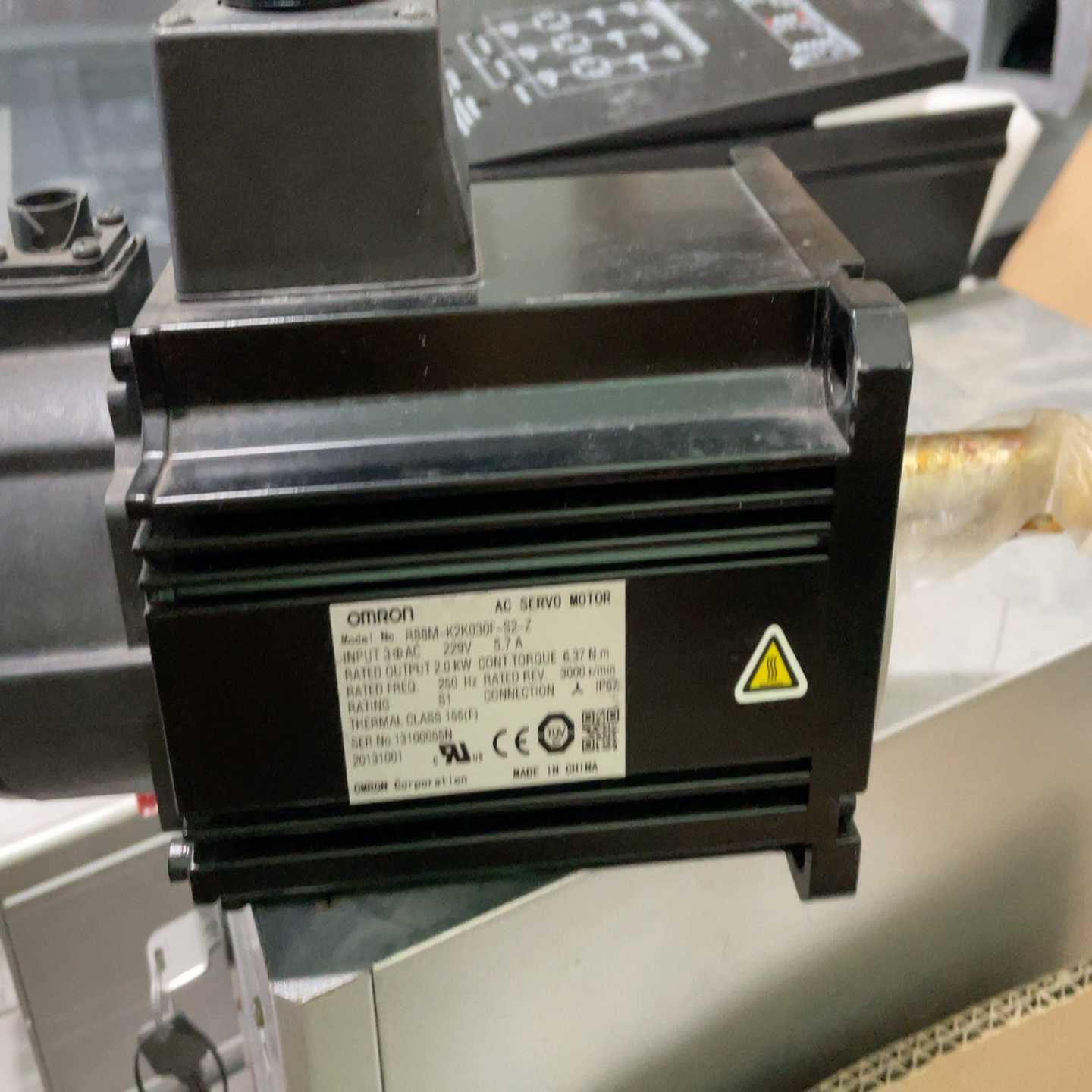 询价R88M-K2K030F-S2-Z未使用过，无包装当