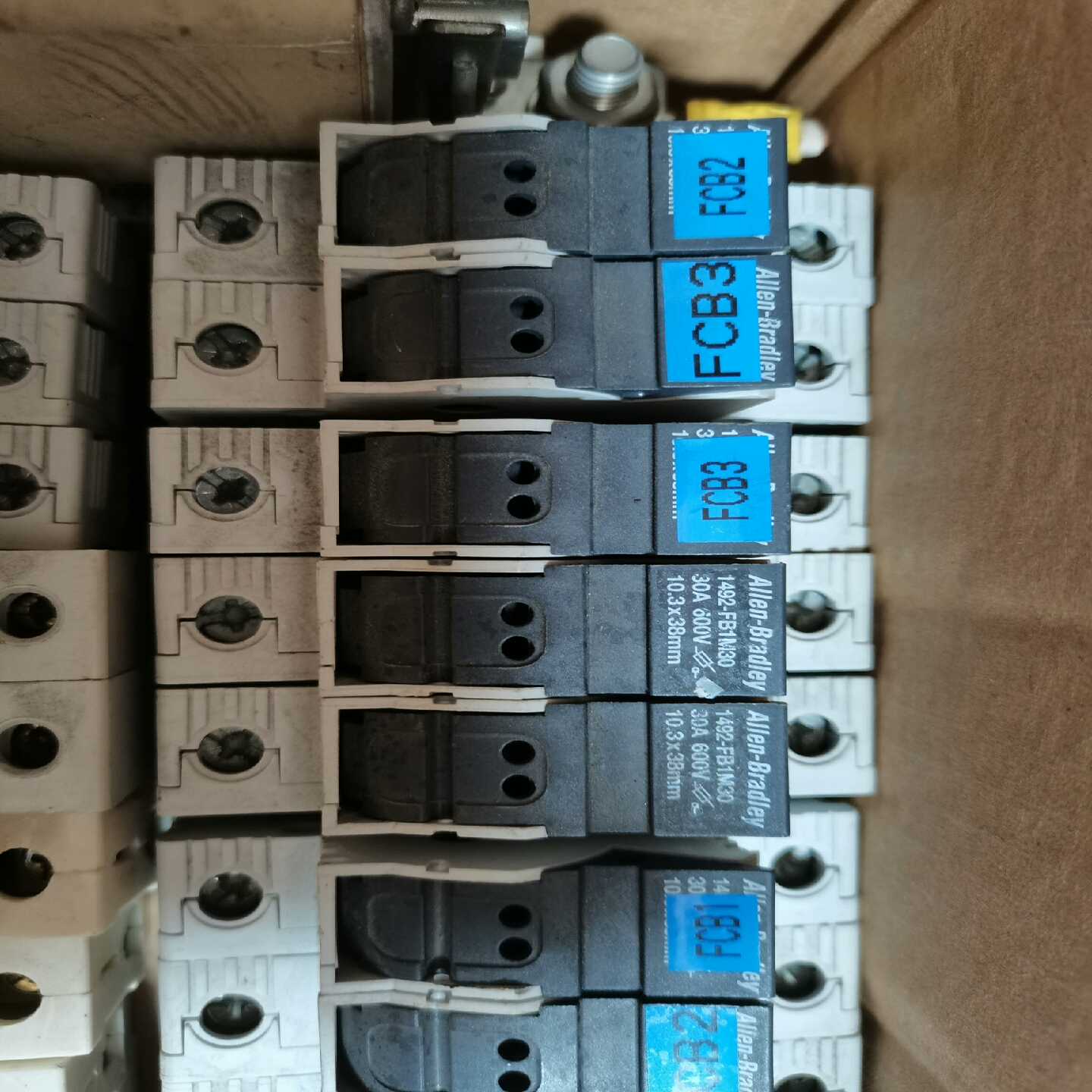 议价1492-FB2C30-LA1492-FB1M30