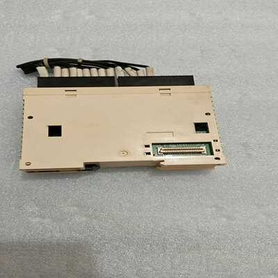 议价施耐德plc模块TM2DRA8RT拆机包好，有意者联系。