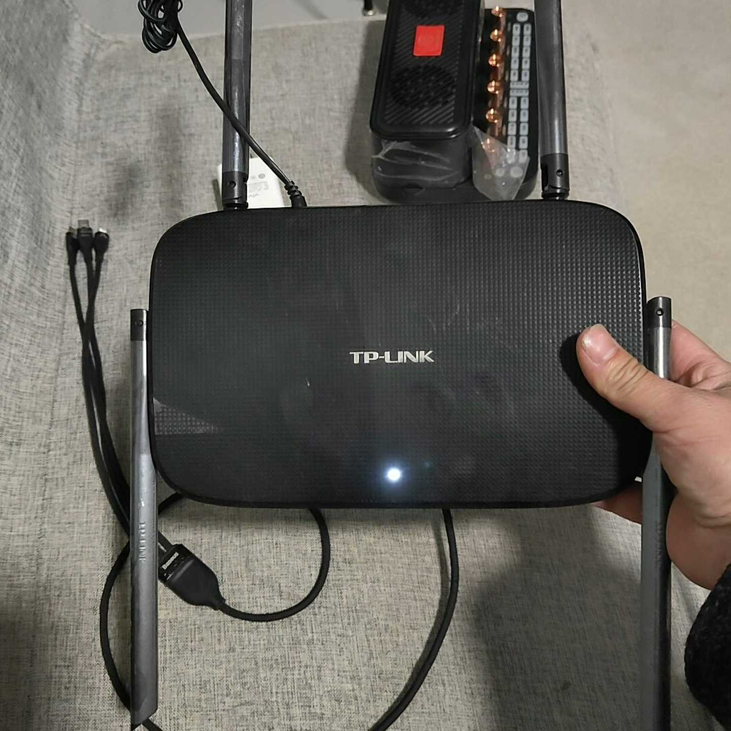 TP-LINK千兆双频路由器TL-RAC1200G