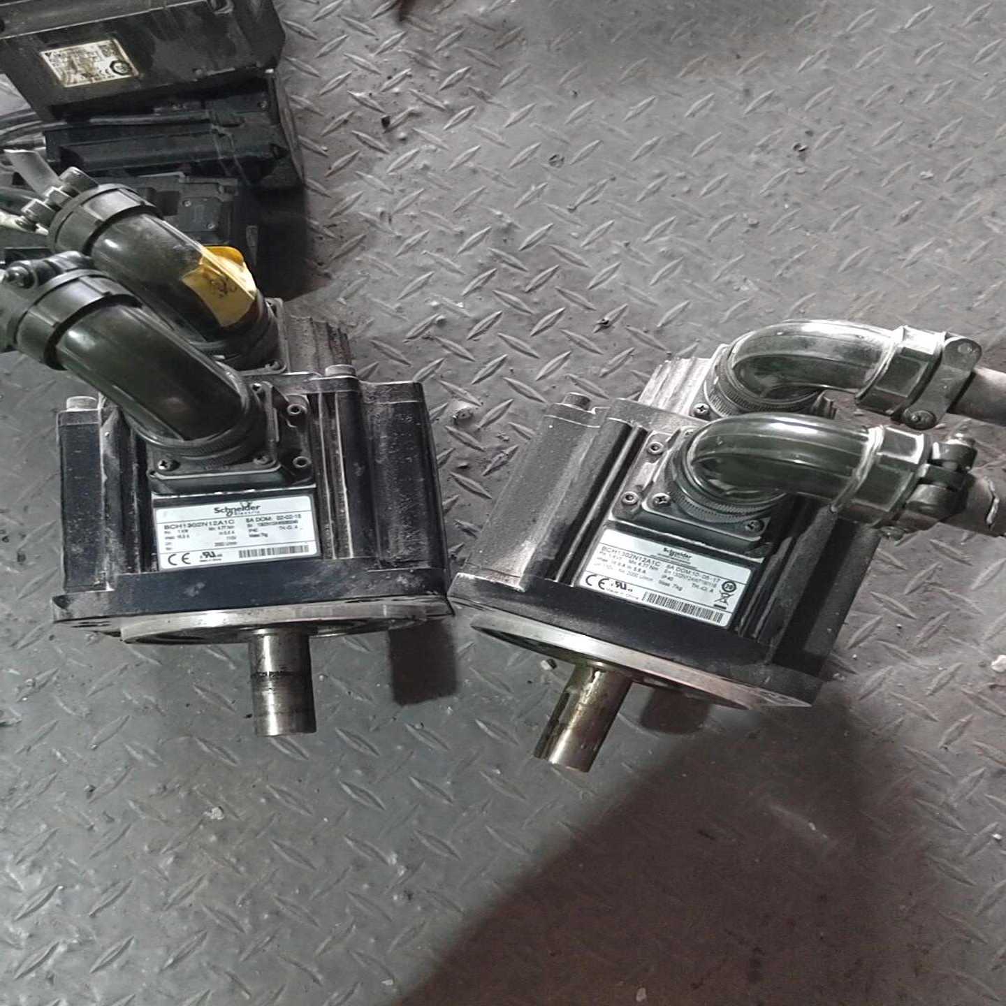 拆机施耐德BCH1302N12A1C伺服电机，实物图，功能包--议价商品