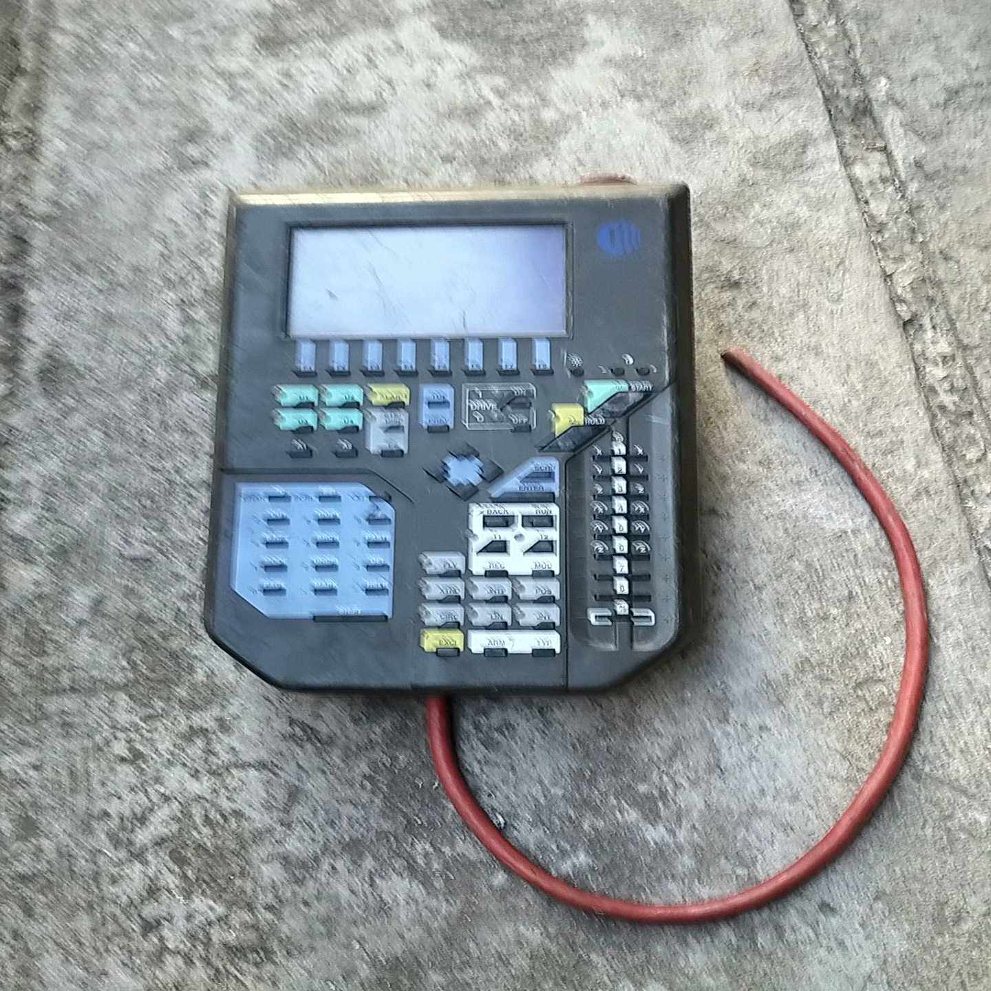 柯马COMAU机器人示教器11978980线剪了成色如图询价