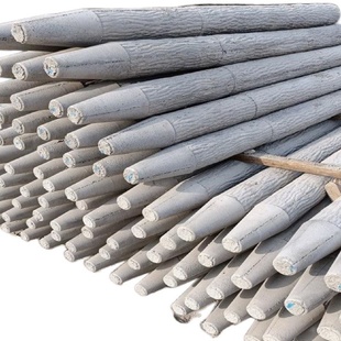 水泥仿木桩立柱钢筋混凝土仿树皮护栏河道挡土围栏湖边护坡驳岸桩