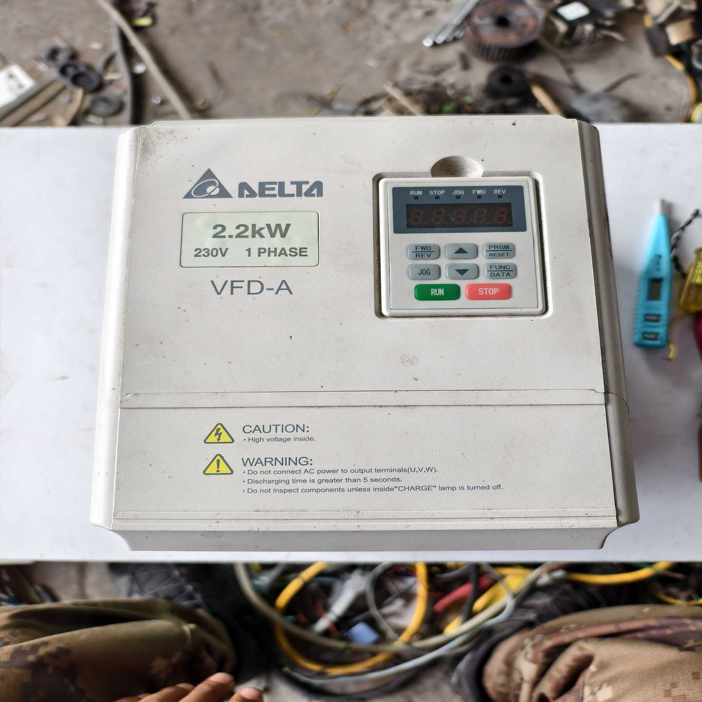 出售VFD022A21A变频器220V2.2K