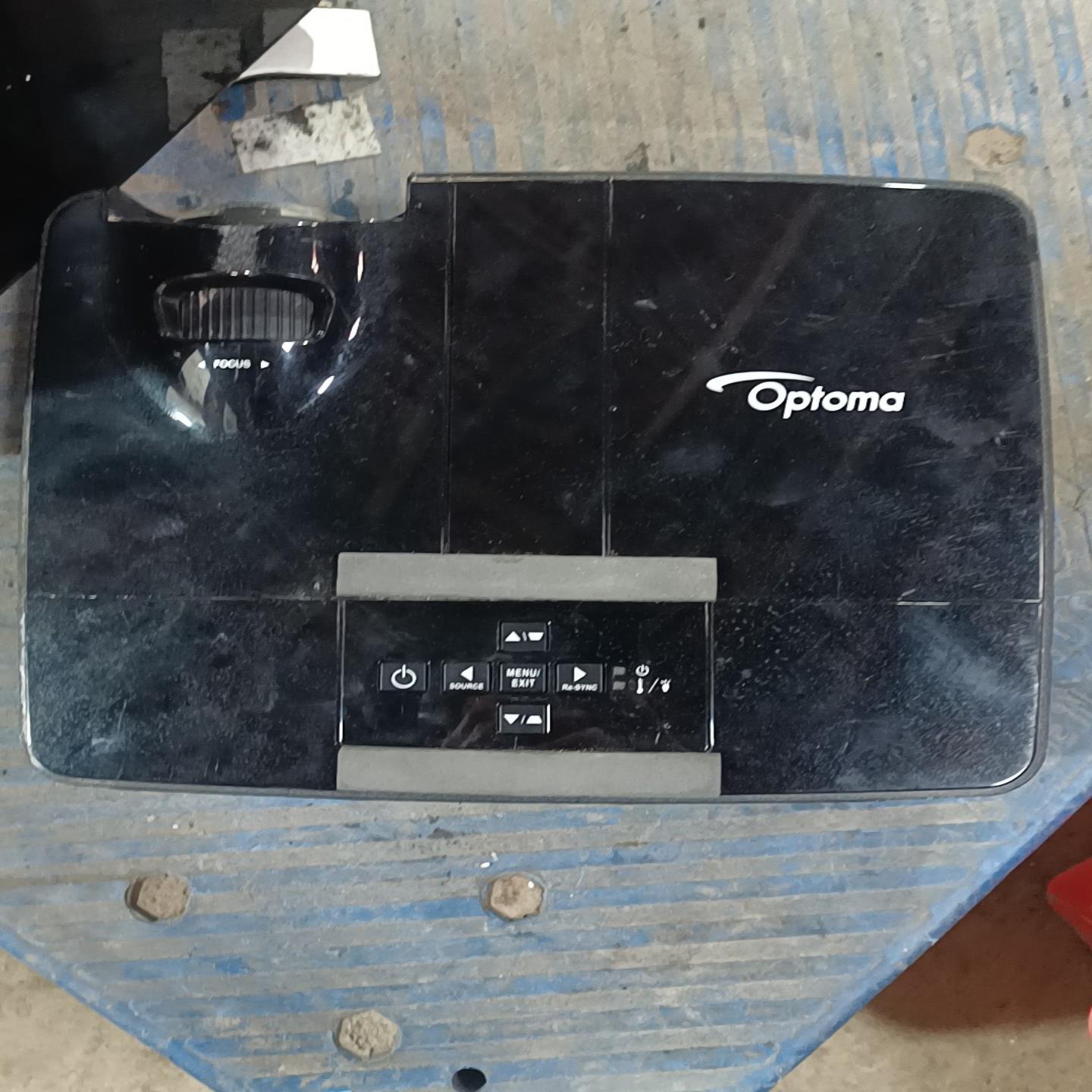 一台optima奥图码投影   型号s711ST 测；议价