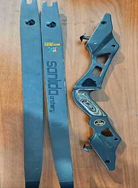 三利达神隐蓝色弓把，带两片弓片，成色新，手柄是木纹手感胶，整