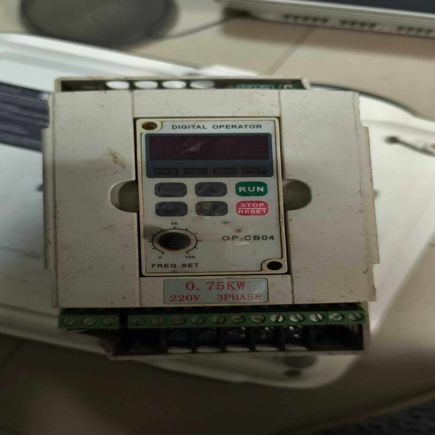 海利普0.75KW变频器HLPC0D7523B变频器询价