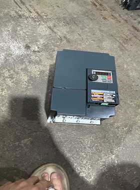 东芝VFS15变频器5.5KW，220V，VFS15-205--议价商品