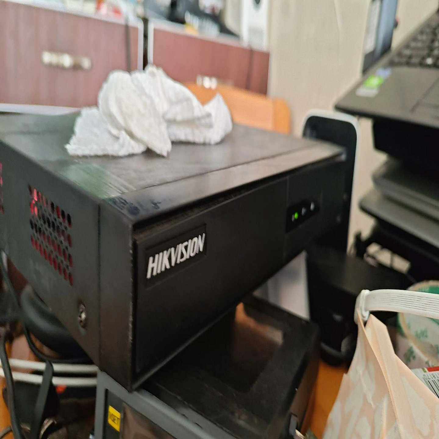 1T机械硬盘，海康威视DS-7808N-F1.内置1T机械硬--议价商品