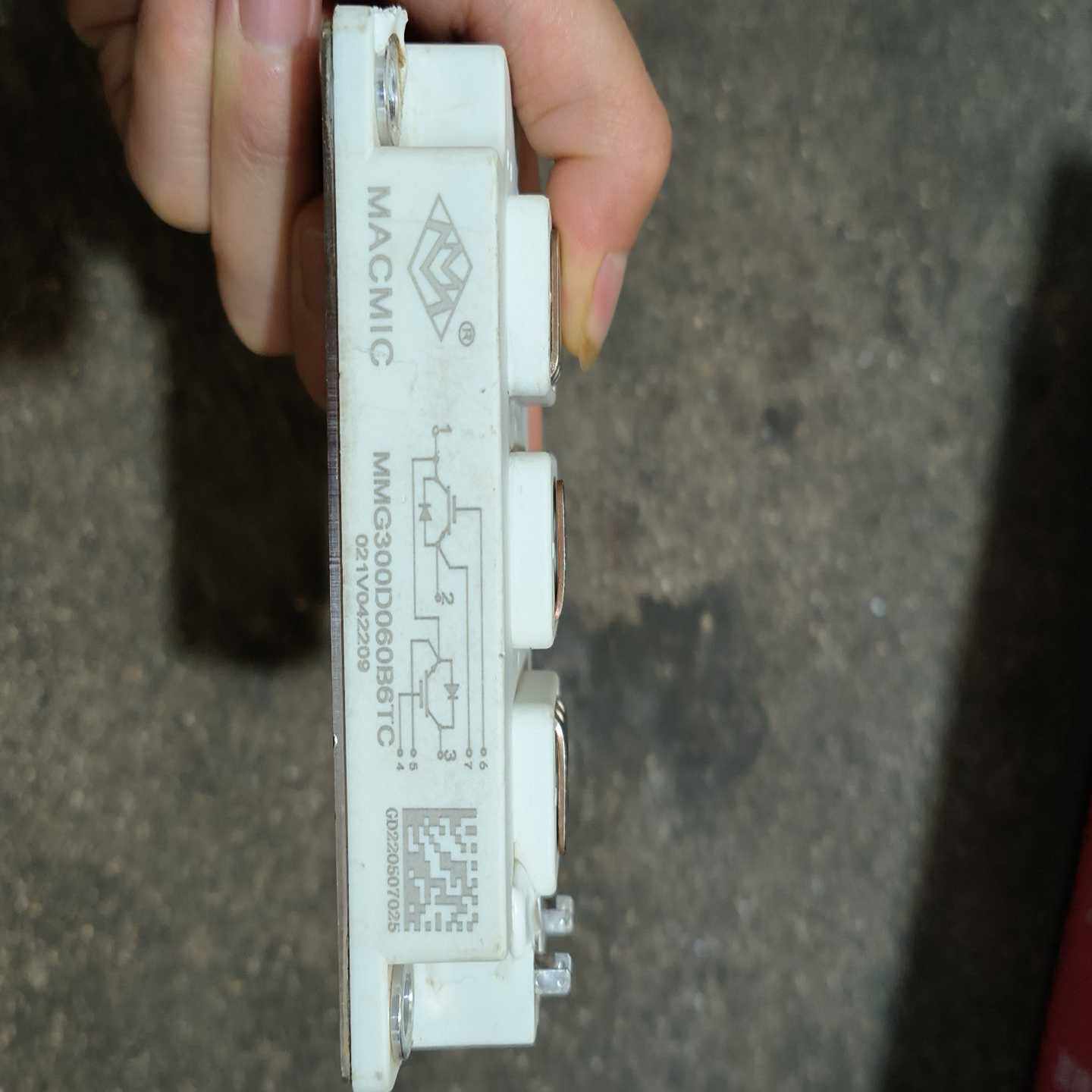 咨询-MMG300D060B6TC