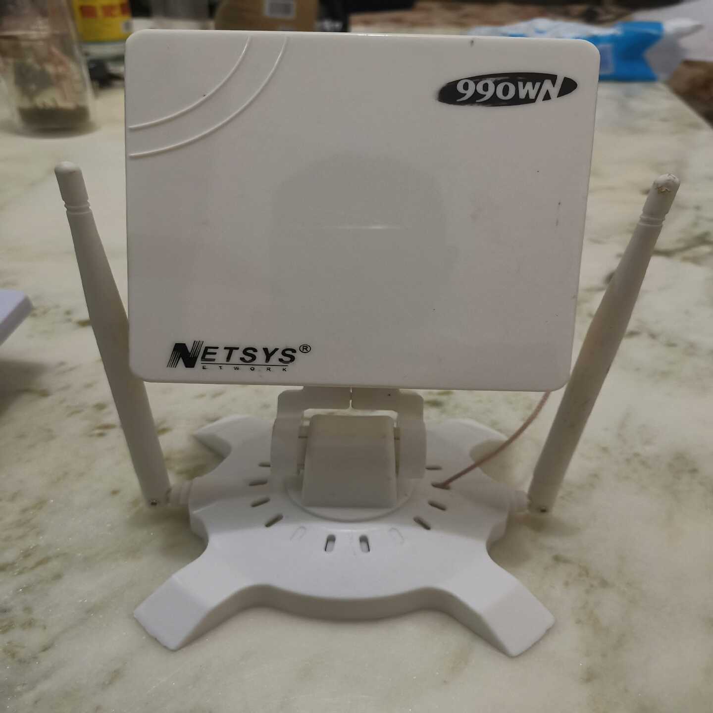 议价无线网卡,成色如图使用正常,谁有用拍走,品相如图,试机发