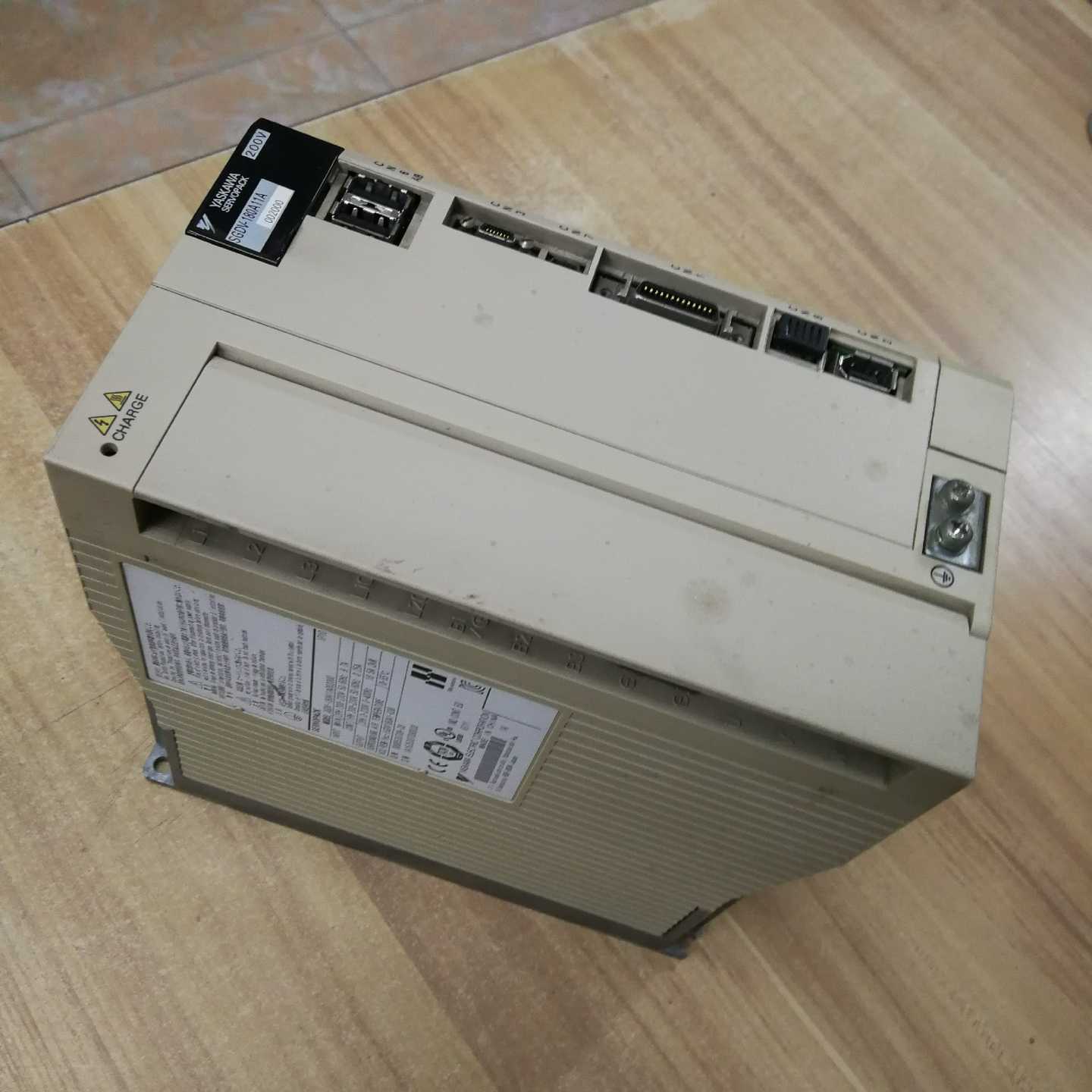 SGDV-180A11A002000安川伺服驱动器总线询价