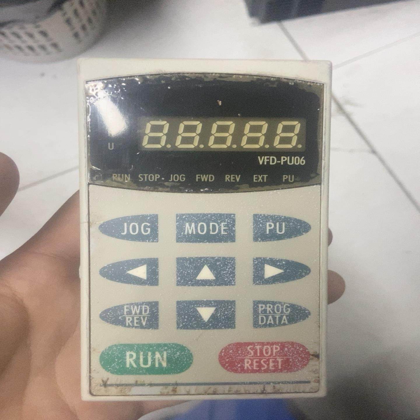 VFD-PU06    台达变频器面板，功能包好，显示正常，