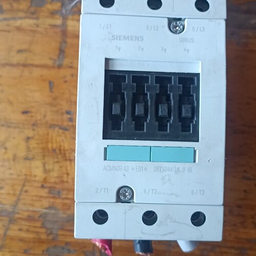 西门子SIRIUS接触器型号3RT50441AN20拆