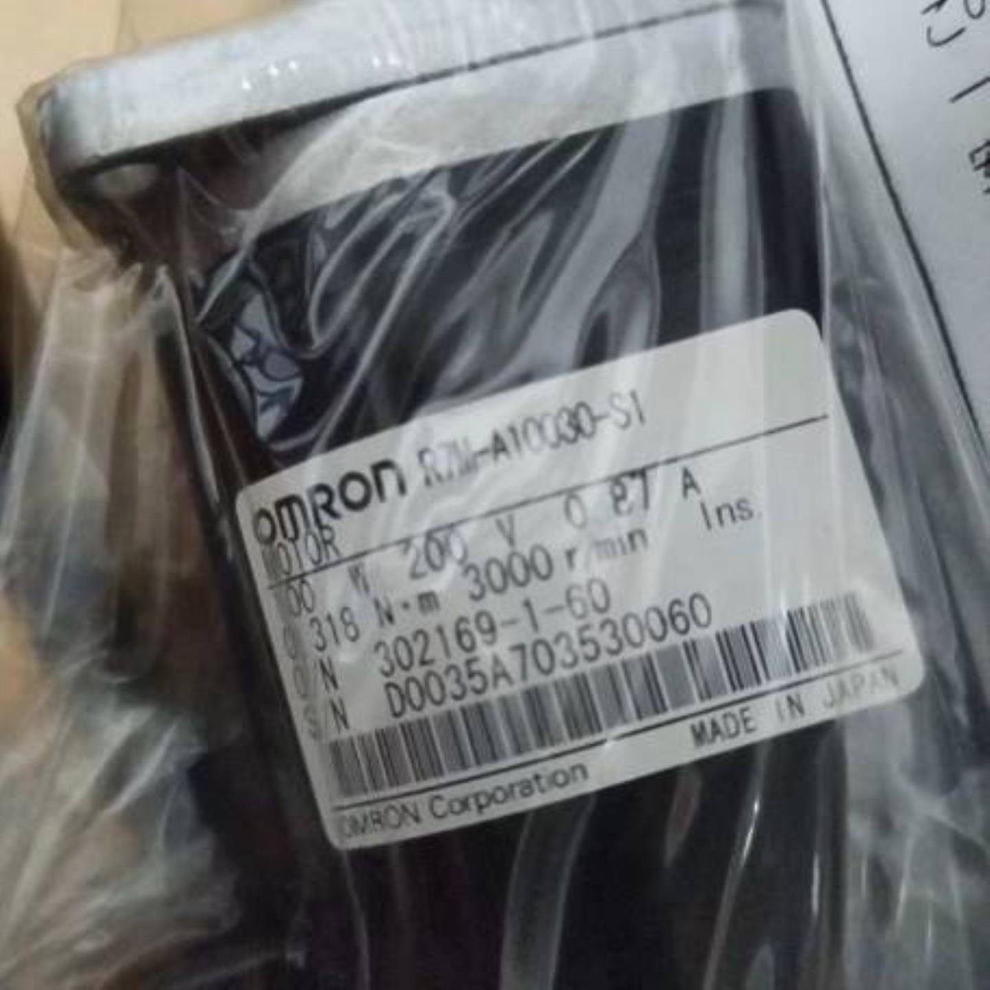 配件R88M-K40030H-BS2 欧姆龙 伺服电机现货大量库存包邮议价