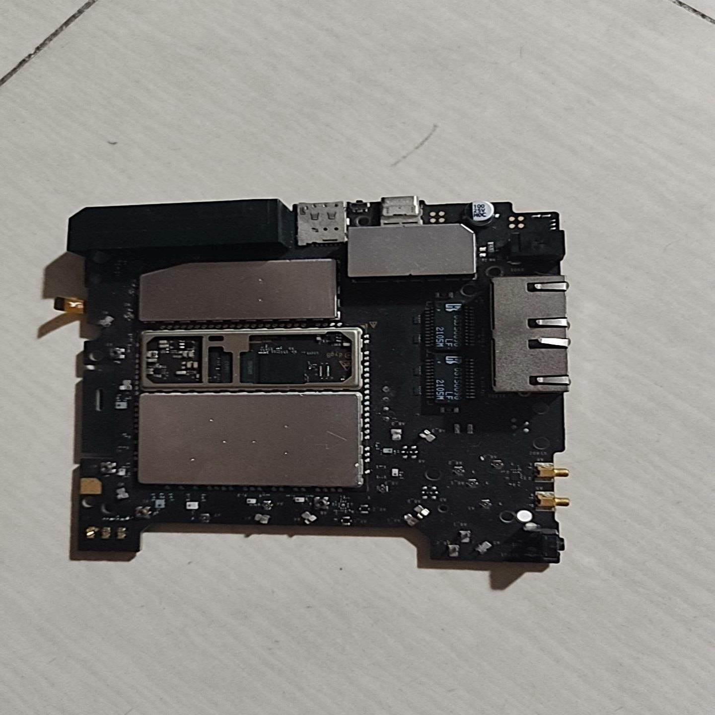 拆机ZTE中兴MC801A1路由器主板，成色如图，功能不详，--议价商品