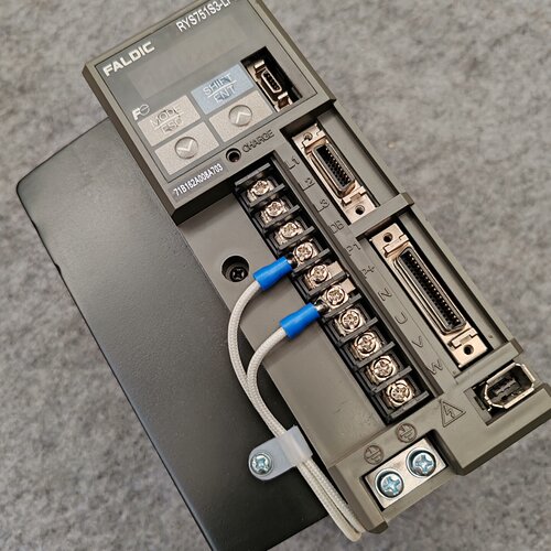 溢价-变频器RYS751S3LPS未使用实物图拍摄
