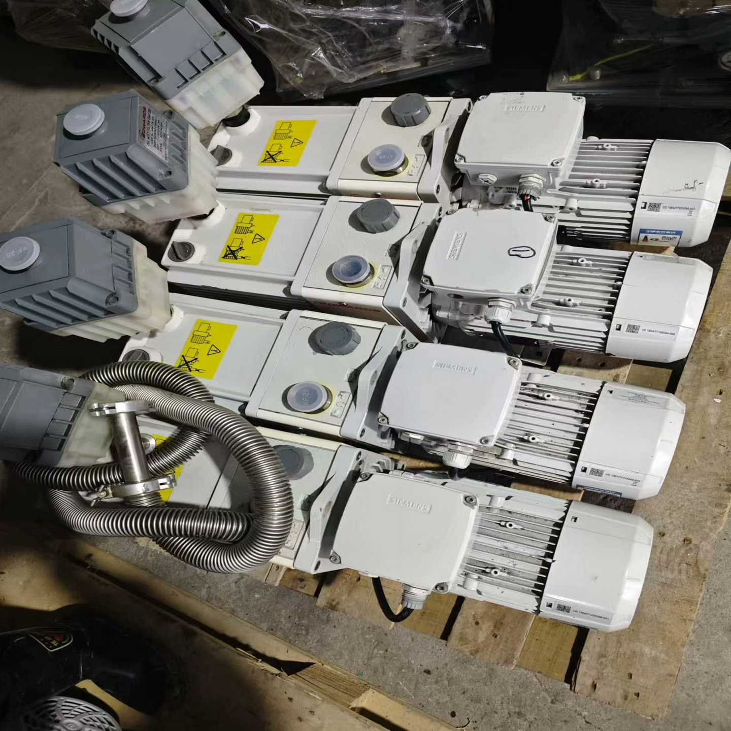 爱德华E2M28真空泵出售，功能包好，三相380V电压，需要--议价商