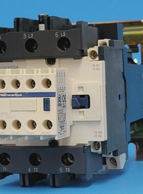 TELEMECANIQUE LP1D8011BD CONTACTOR 3POLE 24VDC COIL W LADN22