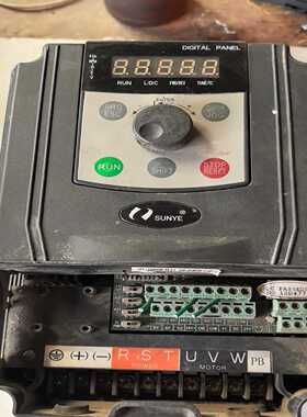 剪线日业变频器CM538-A4T4R0GB/5R5PB