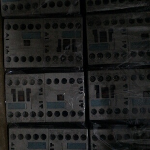 继电器3RH14221BF00继电器3 询