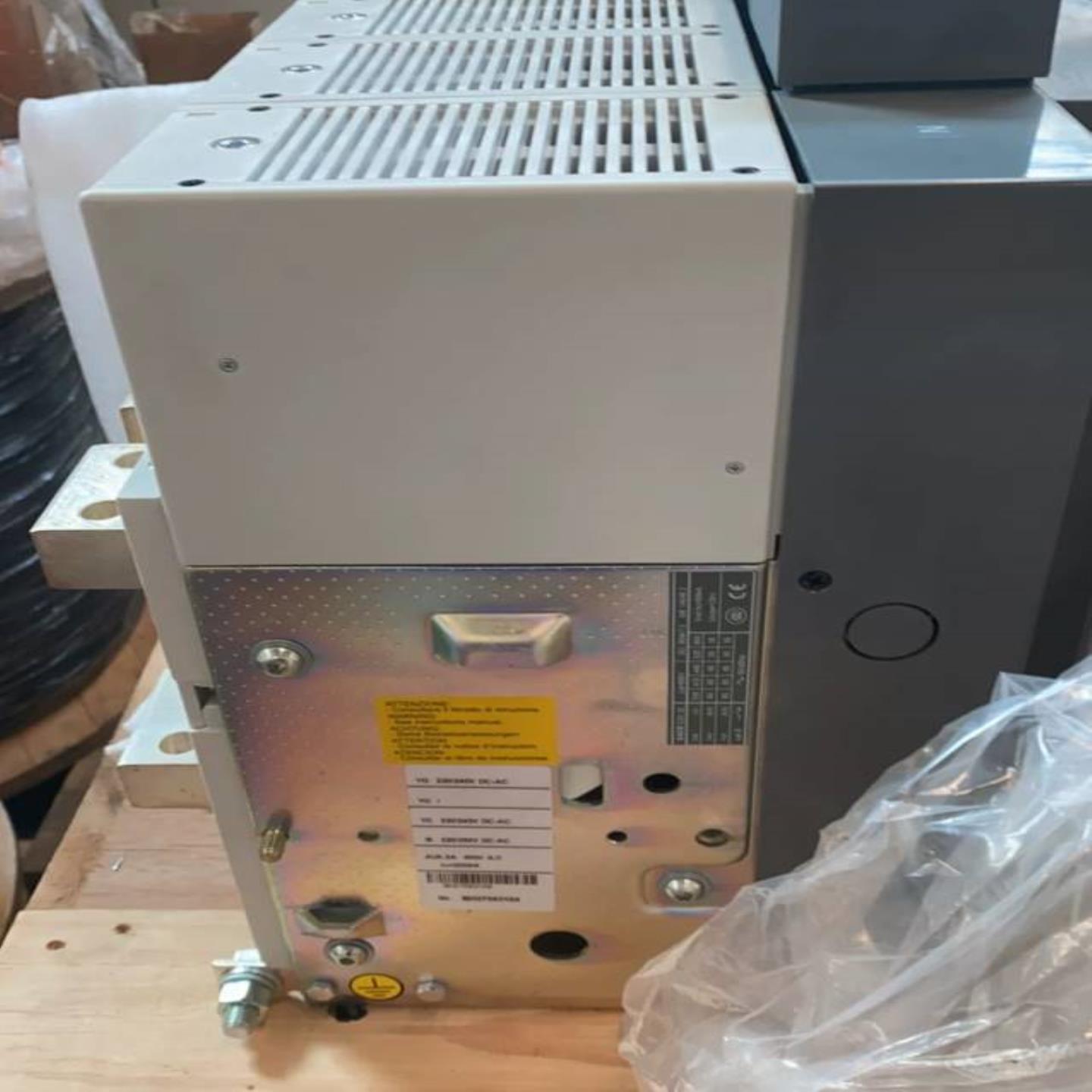 配件ABB框架断路器E2N2000 R2000  PR121P-LSIG FHR 4P NST4P议价