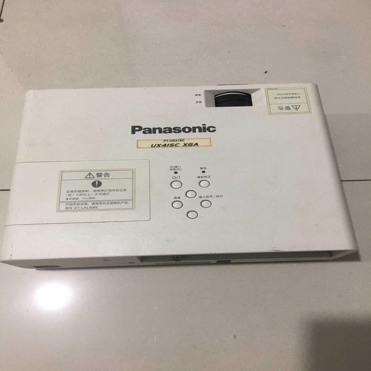 松下PT-UX415C液晶投影机，成色看图。--议价商品