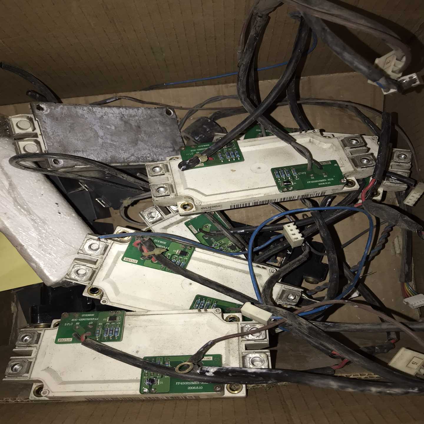 FF450R12ME3EUPEC模块有6个适用