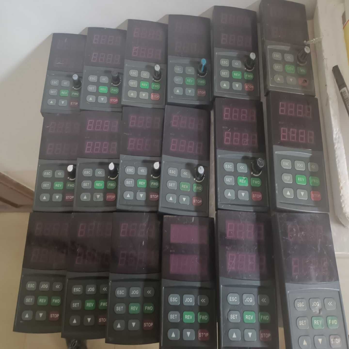 咨询-变频器面板，试机完好的大四方面板，，有电位器和非电位