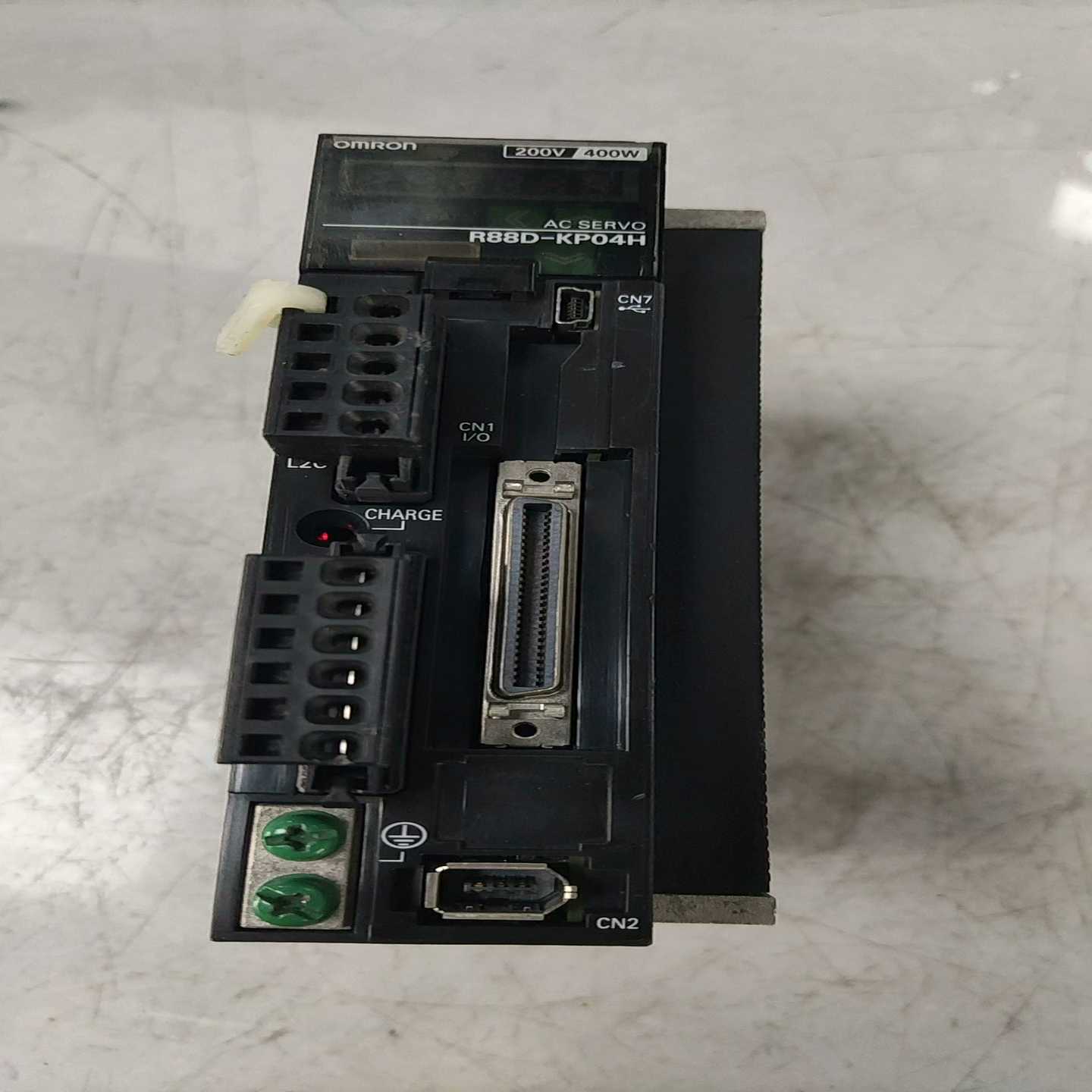 询价伺服驱动器，R88D-KP04H-Z，成色如图