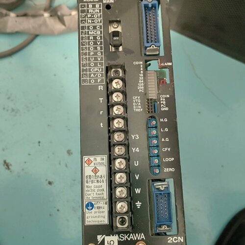 寻安川CACRPR01AD4NRY58A伺服驱动器拆机
