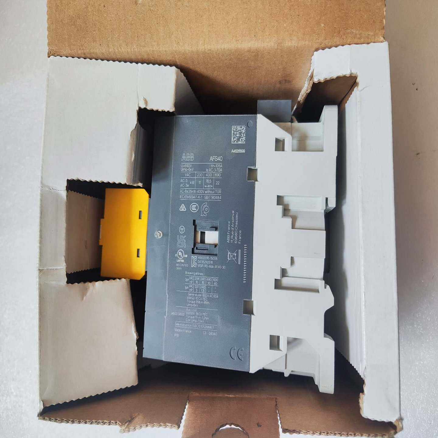 询价ABB接触器AFS40-30-22-11全新未使用，具