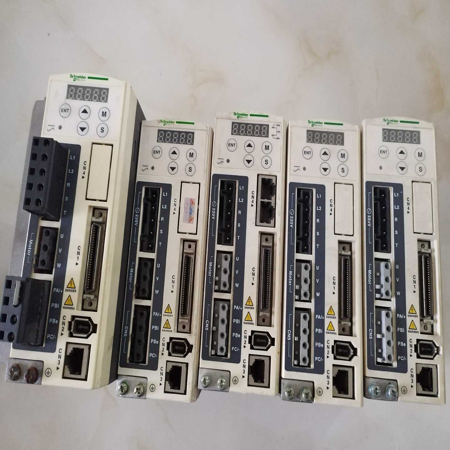 询价~伺服驱动器LXM23AU04M3X/LXM23DU07