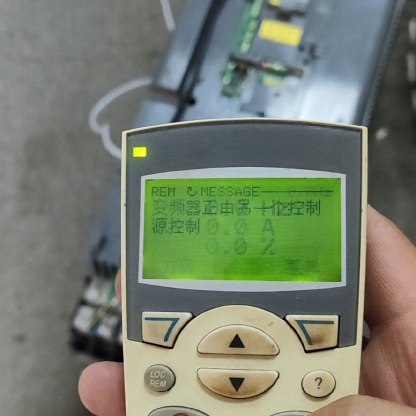 询价*变频器75kw运行正常打开看了一下