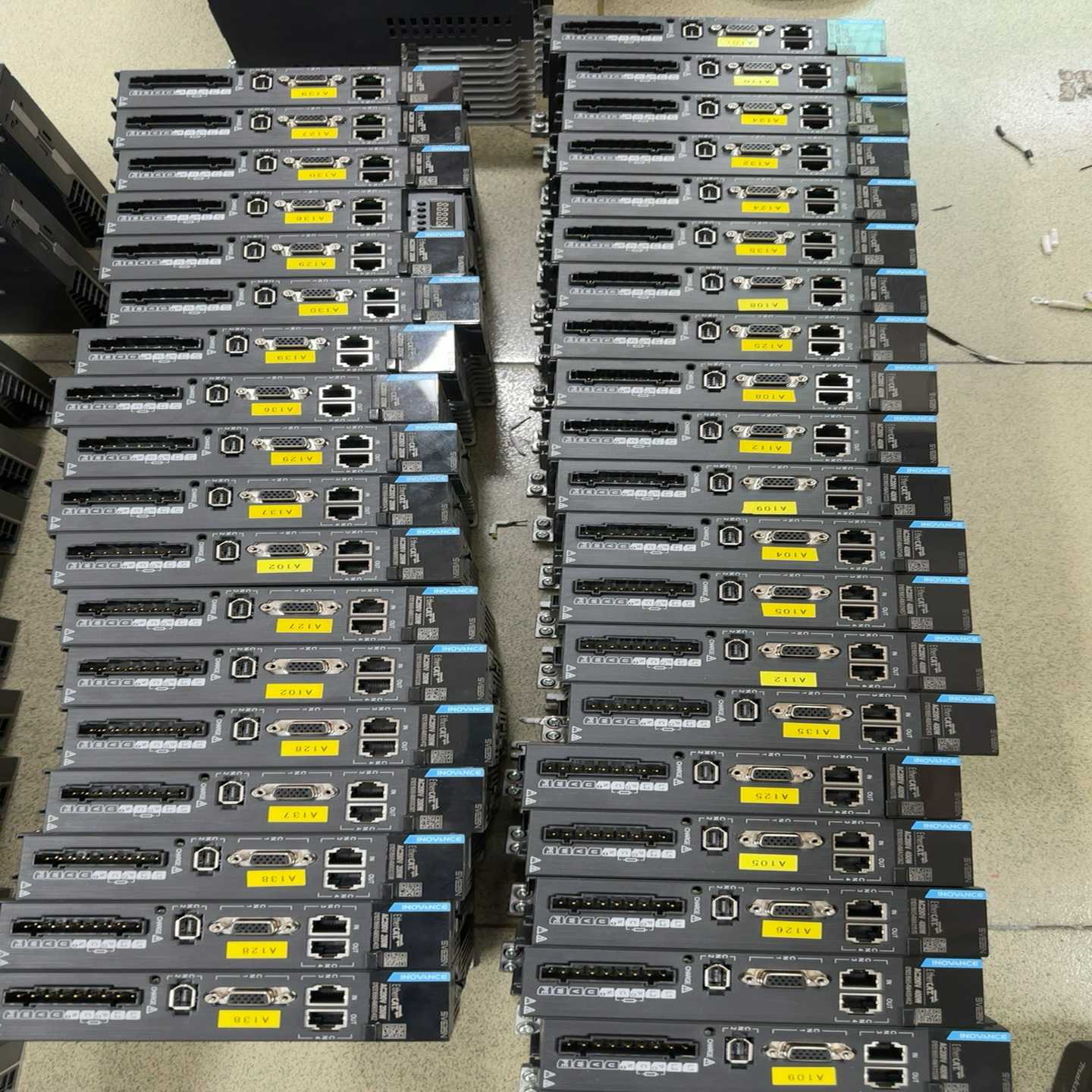 汇川驱动器SV635NS2R8I。400W单驱可直拍240一~议价