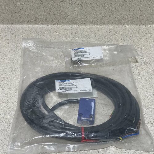 Telemecanique电缆ZCMD21L5带ZCE11插头全新