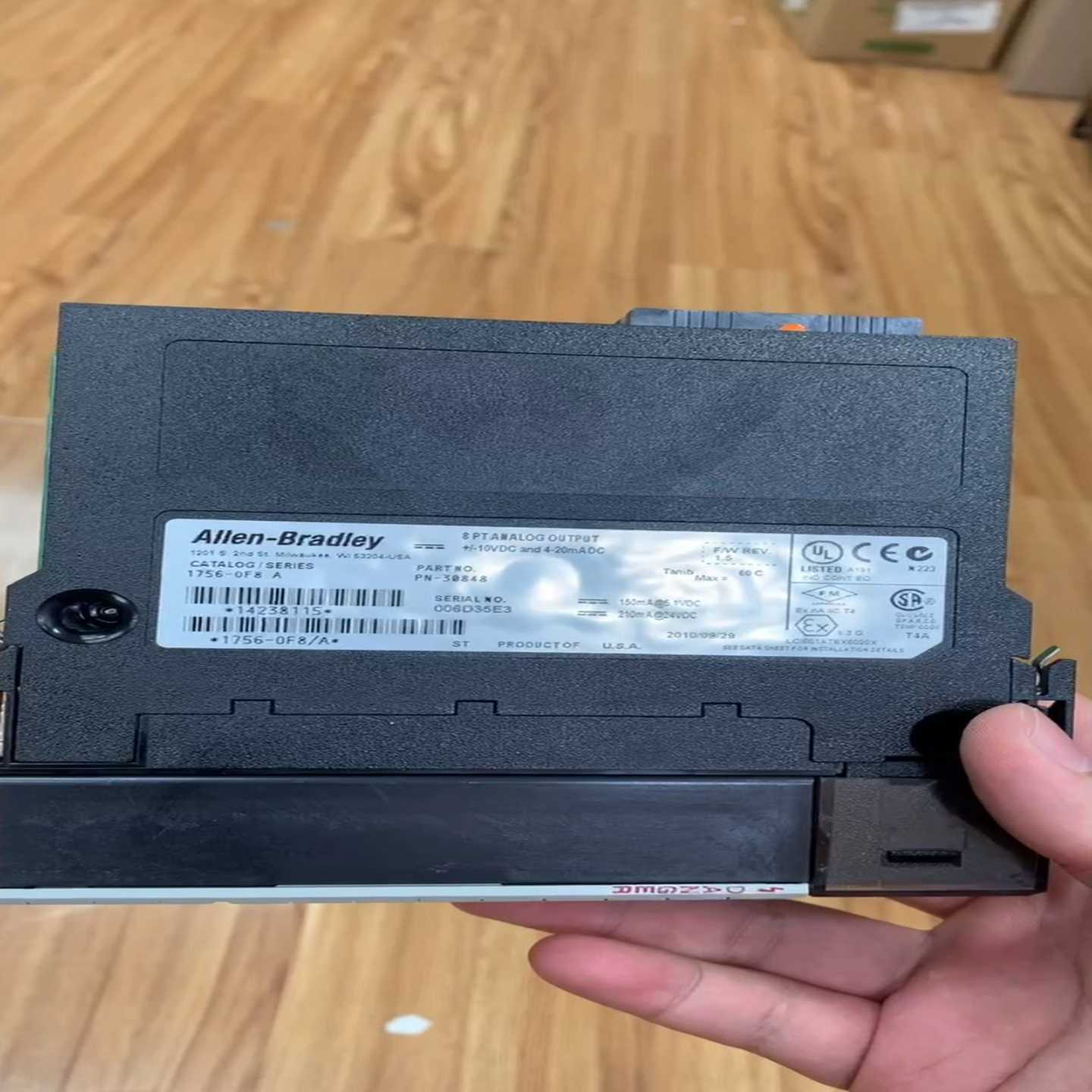 1756-OF8 A-B 版本A模快联系！成色非常好（地坛设备）