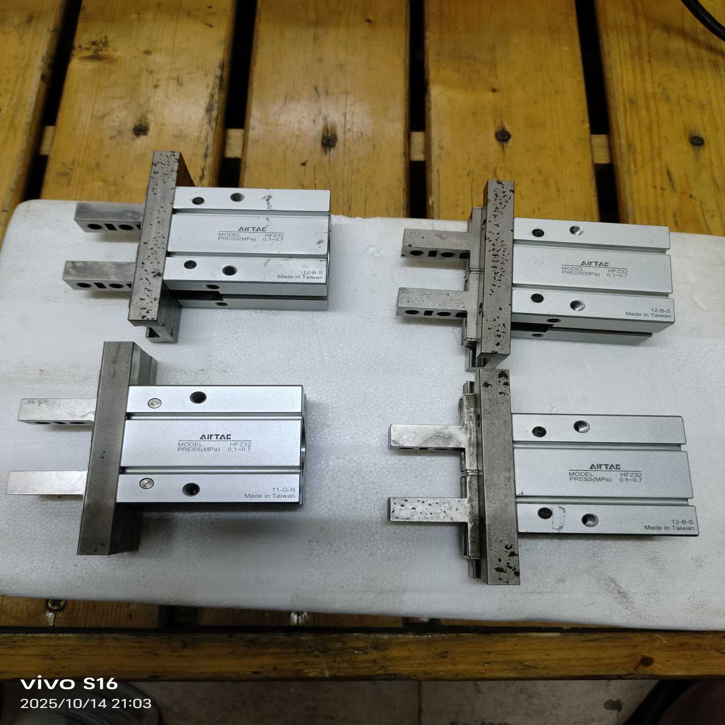 亚德客原装手指气缸,型号HFZ32,拆机件,成色看图,功能正--议